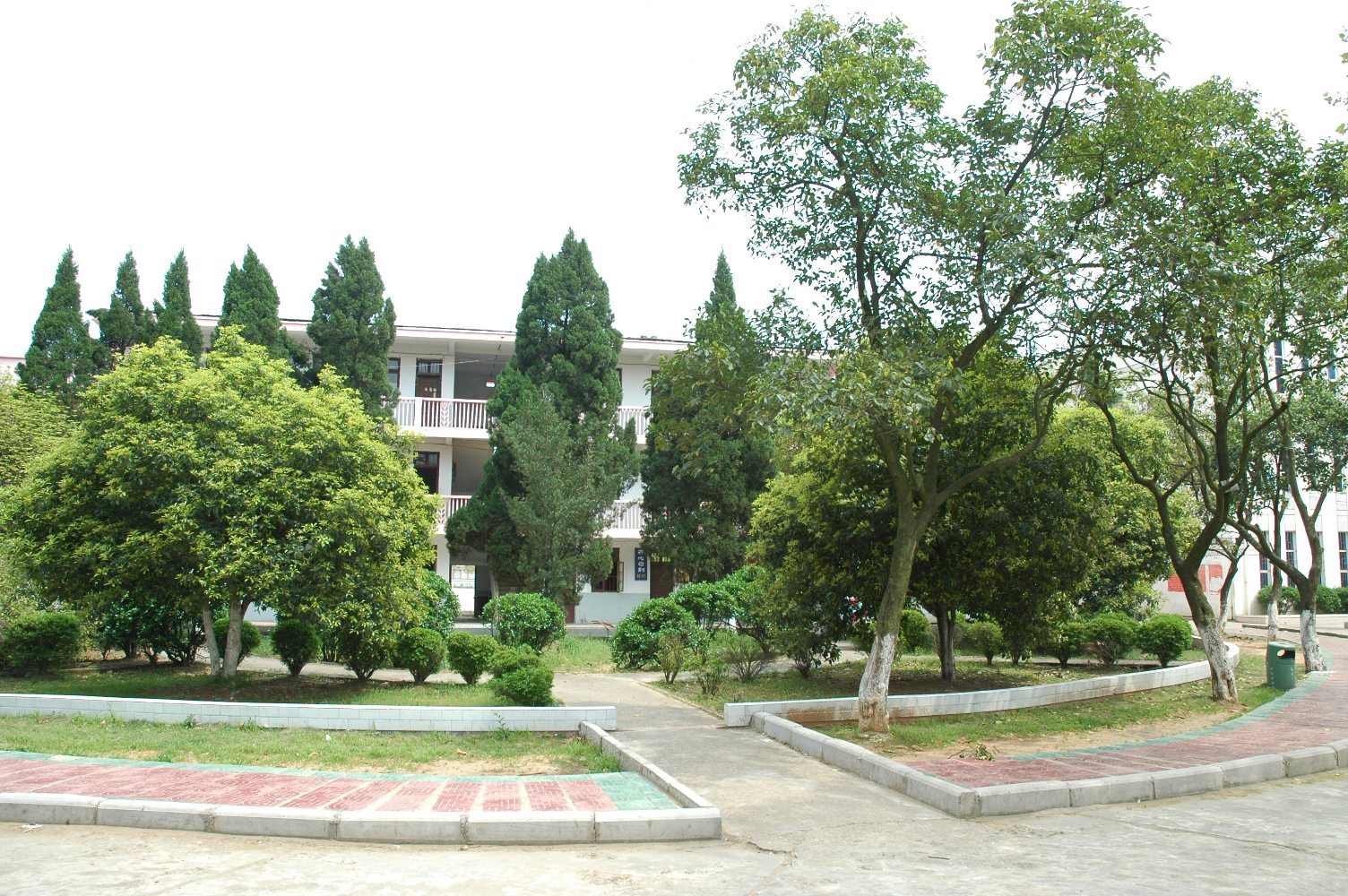 鷹潭應(yīng)用工程學(xué)校