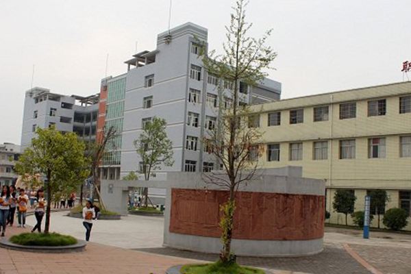 四川省南充中等專業(yè)學校宿舍環(huán)境、寢室環(huán)境