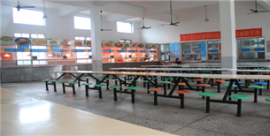 株洲南方航空高級技工學(xué)校食堂環(huán)境