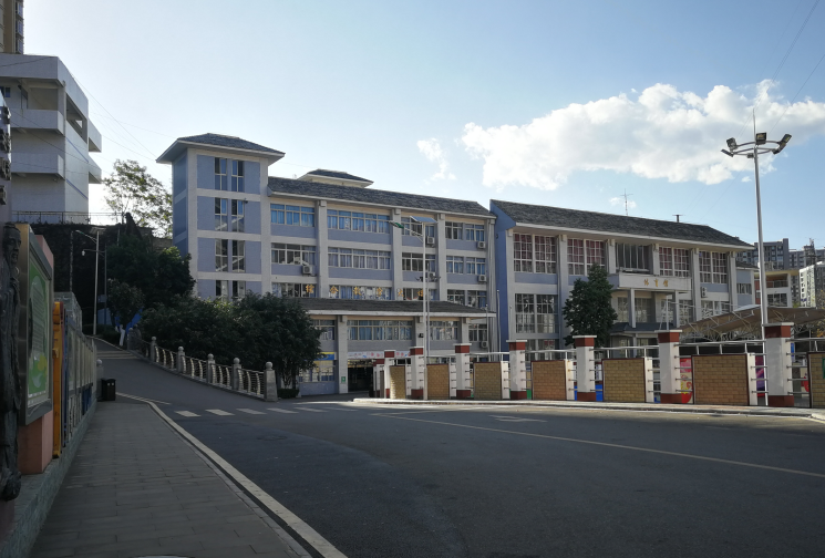 攀枝花市經(jīng)貿(mào)旅游學(xué)校
