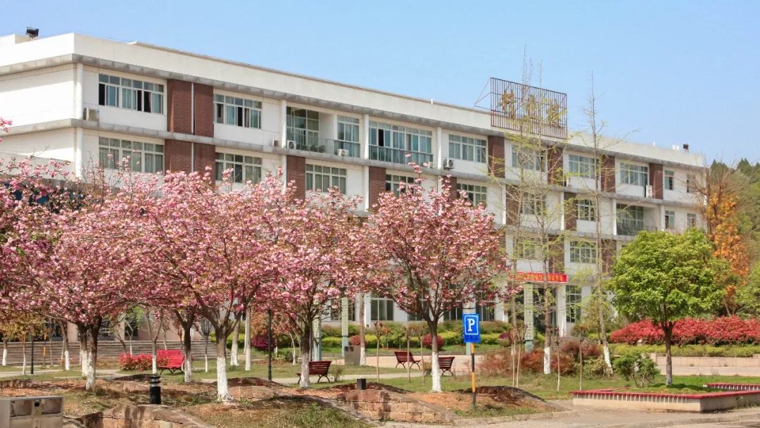四川綿陽高級技工學(xué)校宿舍環(huán)境、寢室環(huán)境