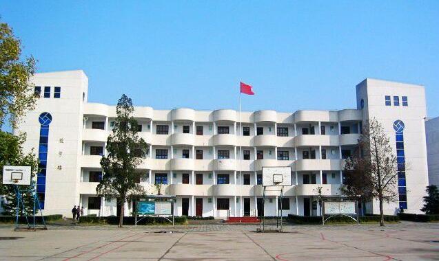 武漢市新洲高級職業(yè)中學環(huán)境圖