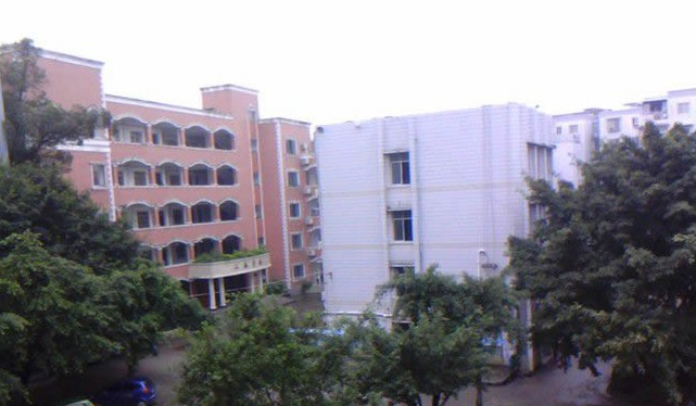 四川省隆昌縣城關(guān)職業(yè)中學學費、大概收費是多少
