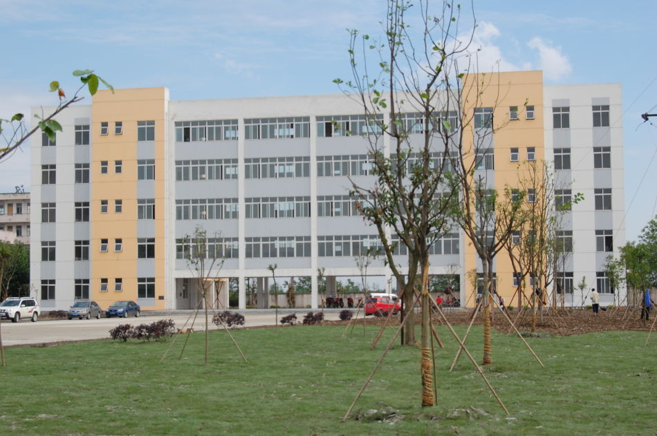 四川省廣漢市職業(yè)中專學校