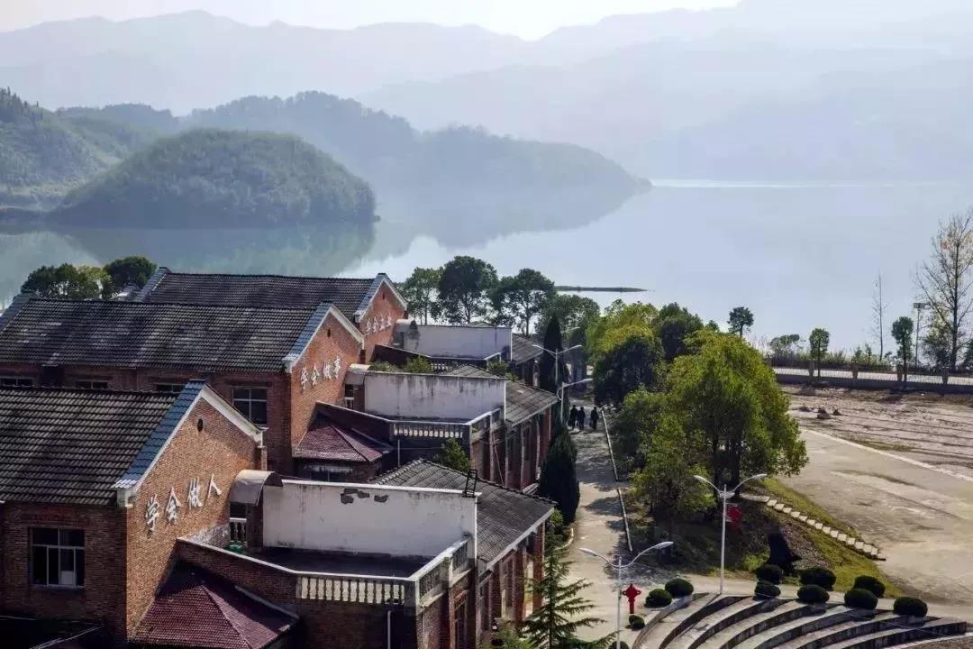 九江廬山西海藝術(shù)學(xué)校