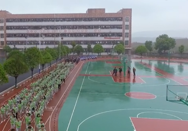 武岡市職業(yè)中專學校收費及資助