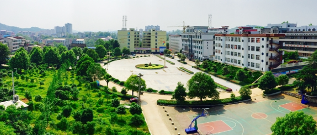 漣源市工貿(mào)職業(yè)中等專業(yè)學(xué)校環(huán)境