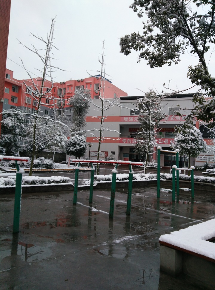 四川省瀘縣建筑職業(yè)中專學(xué)校學(xué)費(fèi)、大概收費(fèi)是多少