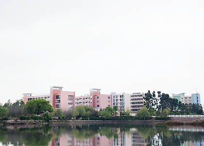 信豐中等專業(yè)學(xué)校