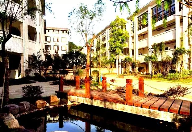 張家界市高級技工學校環(huán)境