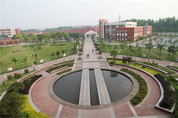 荊州市創(chuàng)業(yè)職業(yè)中專學校環(huán)境圖