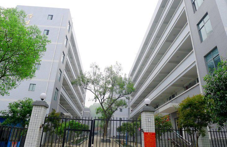 邵陽(yáng)市高級(jí)技工學(xué)校宿舍環(huán)境