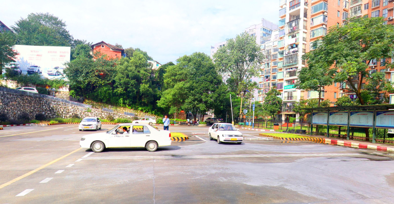 學(xué)校汽車實訓(xùn)處環(huán)境