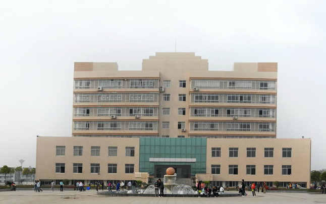 湖南省澧縣職業(yè)中專學(xué)校環(huán)境、學(xué)校圖片