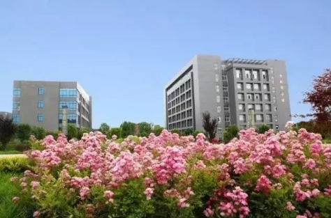 新密市雕塑藝術中等專業(yè)學校