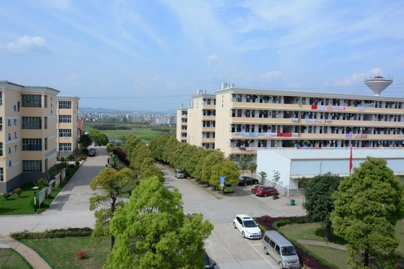 平江縣職業(yè)技術(shù)學(xué)校宿舍環(huán)境