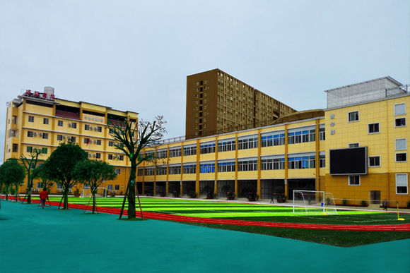 成都市育華職業(yè)學(xué)校學(xué)費(fèi)、大概收費(fèi)是多少