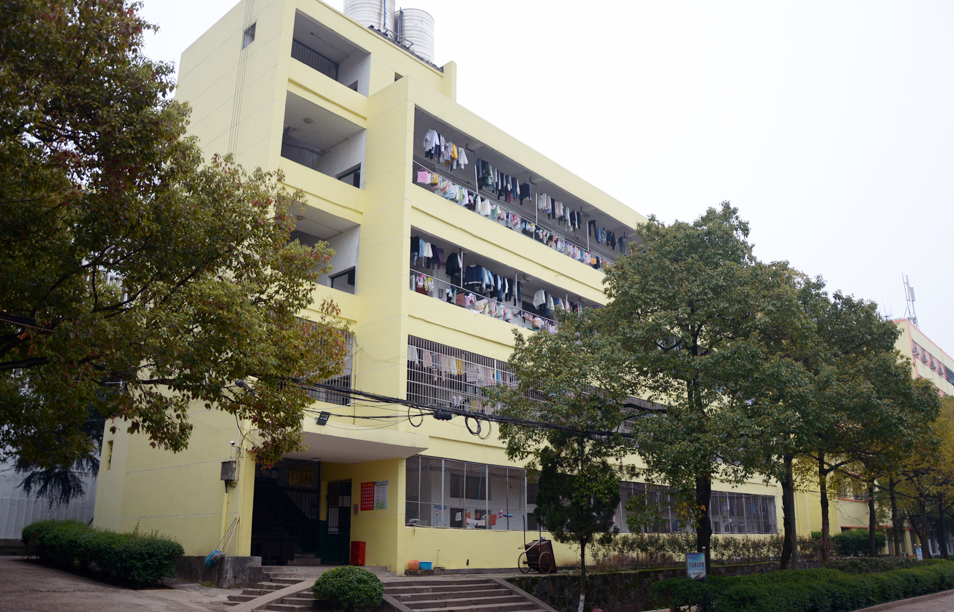 衡陽(yáng)市鐵路運(yùn)輸職業(yè)學(xué)校宿舍環(huán)境