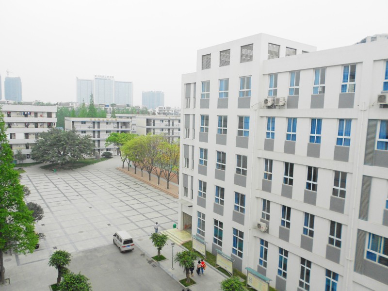 成都市洞子口職業(yè)高級(jí)中學(xué)招生要求、學(xué)校招生對(duì)象