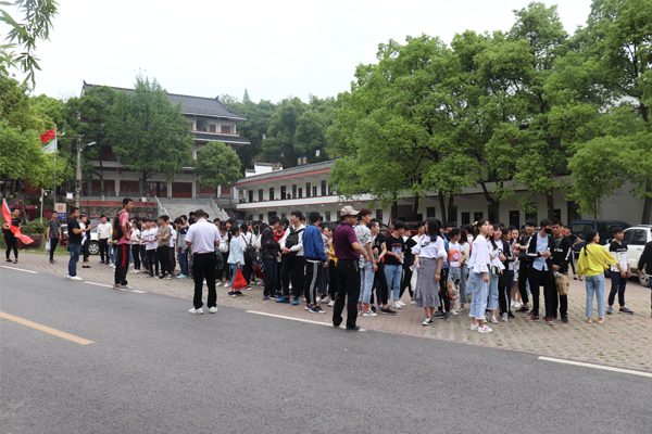 岳陽市新青年職業(yè)技術學校環(huán)境