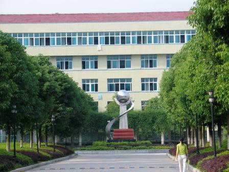 湖南省汨羅市職業(yè)中專學(xué)校環(huán)境