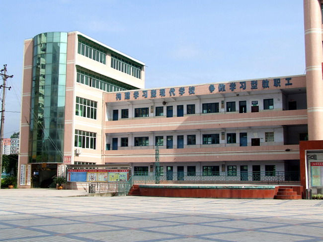 四川省達(dá)縣職業(yè)高級(jí)中學(xué)宿舍環(huán)境、寢室環(huán)境