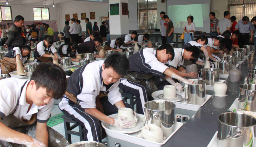 醴陵市陶瓷煙花職業(yè)技術(shù)學(xué)校招生、2019招生專業(yè)有哪些