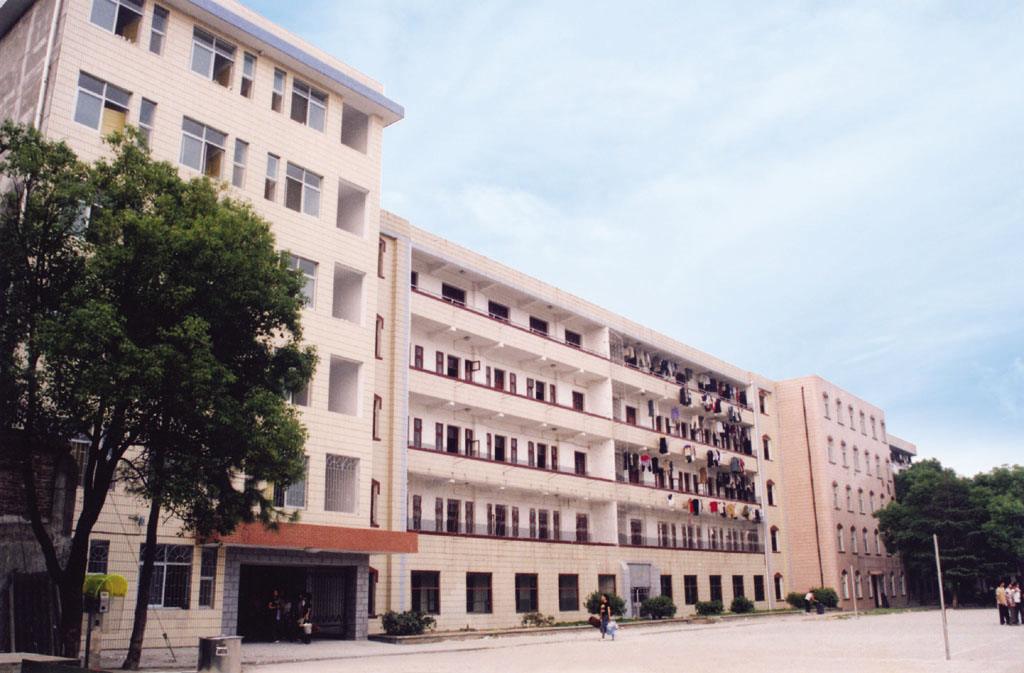 湖南省工業(yè)技師學(xué)院環(huán)境、宿舍照片、寢室環(huán)境、圖片