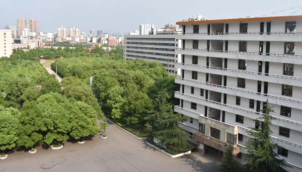 156603衡陽市瀟湘衛(wèi)生中等專業(yè)學(xué)校環(huán)境4081477442.jpg