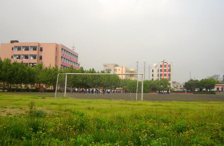 成都廣播電視中等專業(yè)學(xué)校招生要求、學(xué)校招生對(duì)象