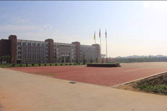 鄭州亞圣科技中等專業(yè)學校環(huán)境