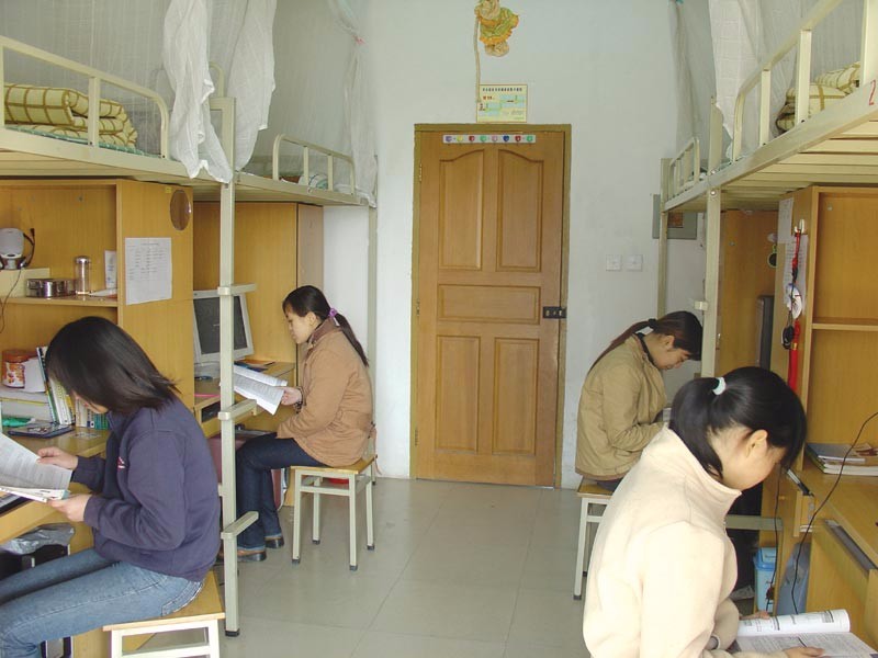 南昌理工技工學(xué)校寢室環(huán)境