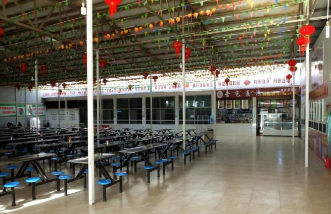 昆明市臺(tái)湘科技學(xué)校環(huán)境
