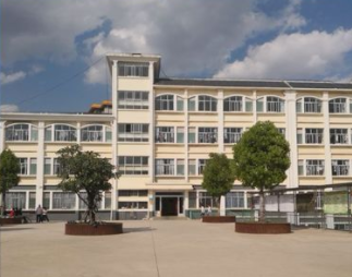 安寧市職業(yè)高級(jí)中學(xué)環(huán)境
