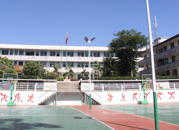瀾滄拉祜族自治縣職業(yè)高級(jí)中學(xué)環(huán)境