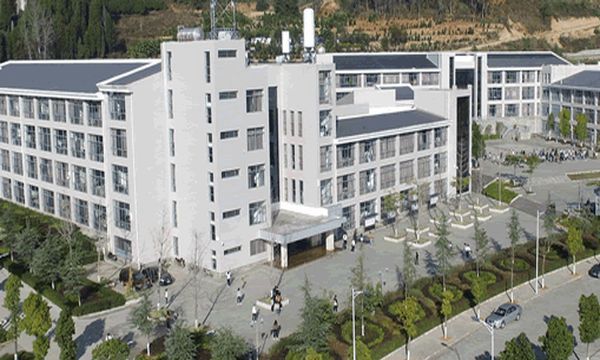 臨滄財貿(mào)學校