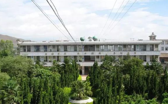 賓川縣職業(yè)高級中學環(huán)境、宿舍照片、寢室環(huán)境、圖片