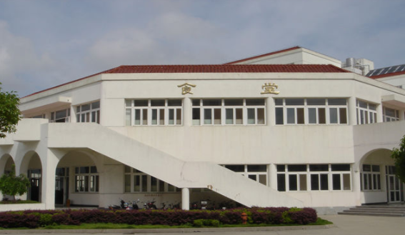 上海市奉賢中等專業(yè)學(xué)校環(huán)境
