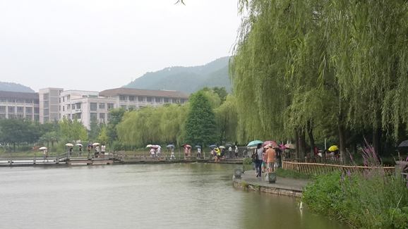 上海市奉賢中等專業(yè)學(xué)校環(huán)境