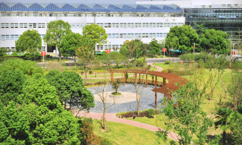 上海市房地產(chǎn)學校環(huán)境、學校圖片