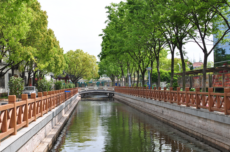 上海市工程技術(shù)管理學(xué)校環(huán)境、學(xué)校圖片
