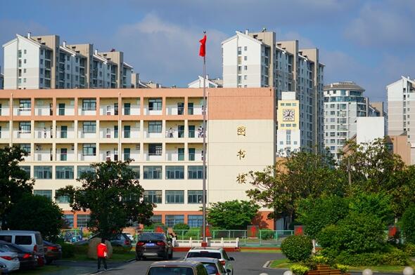 安徽建工技師學院環(huán)境圖