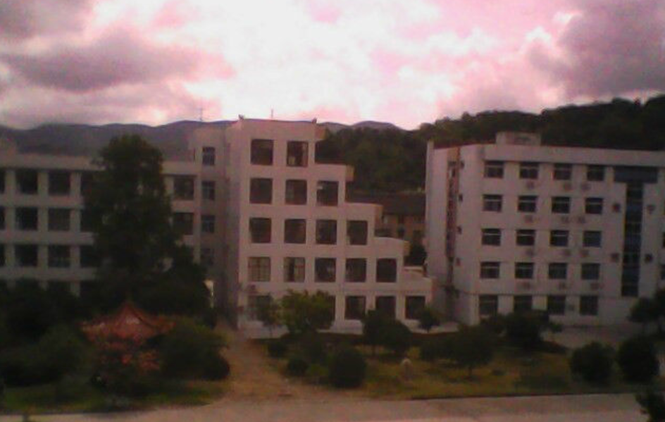 溫嶺市職業(yè)技術(shù)學(xué)校環(huán)境、學(xué)校圖片