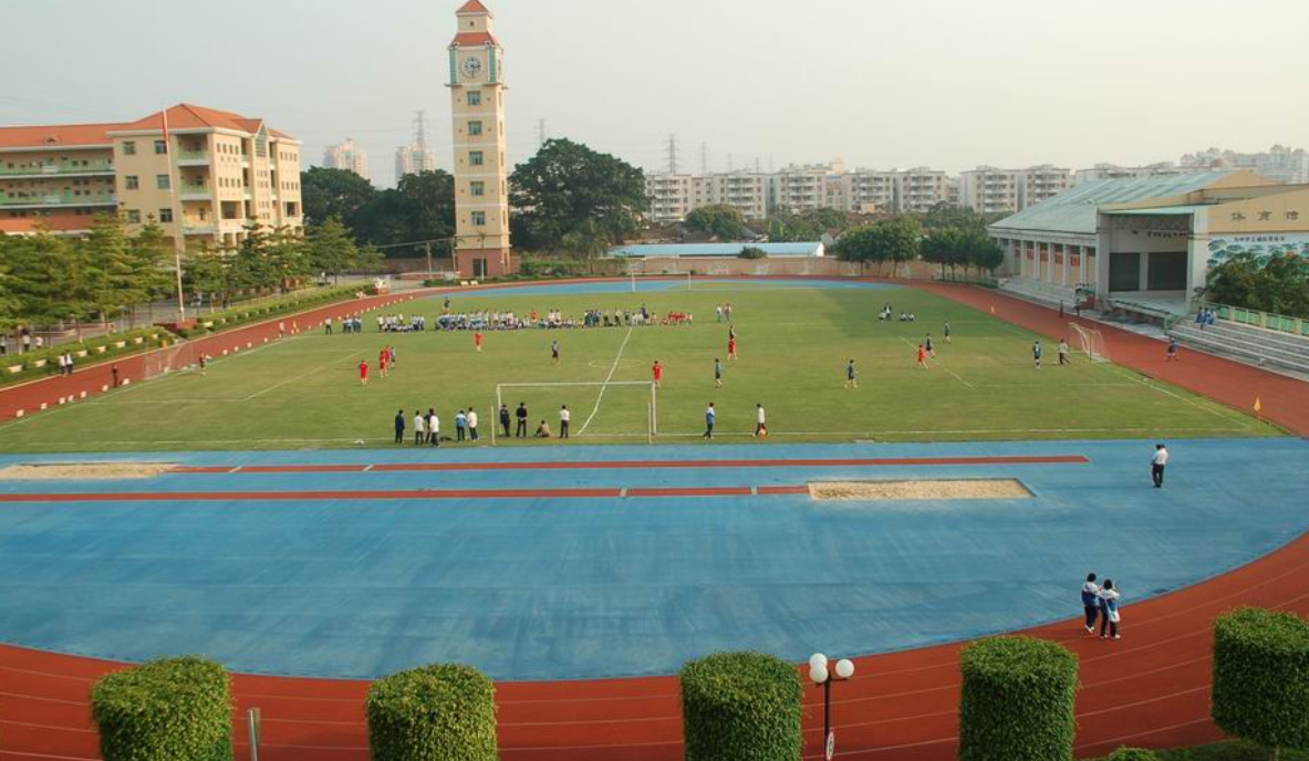 東莞市商業(yè)學(xué)校環(huán)境、學(xué)校圖片
