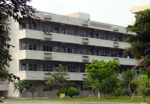 鶴山市職業(yè)技術(shù)學(xué)校簡介、概況