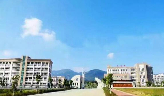 莆田華僑職業(yè)中專學(xué)校學(xué)費(fèi)、大概收費(fèi)是多少