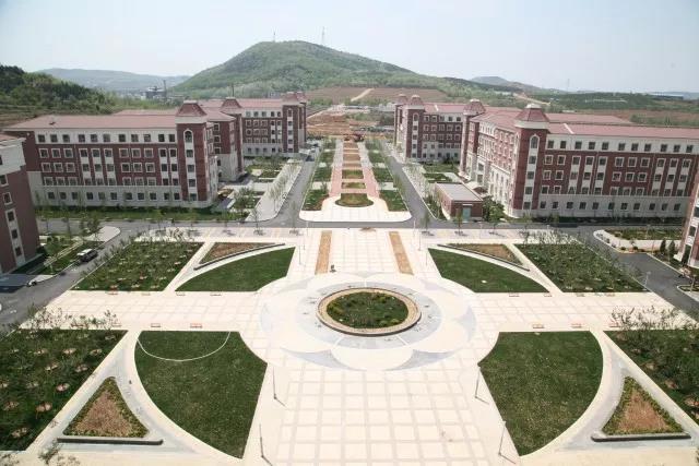 大連市建設(shè)學(xué)校