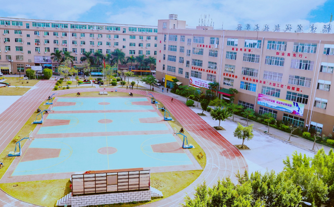 福建省誠毅技術(shù)學(xué)校學(xué)費(fèi)、大概收費(fèi)是多少