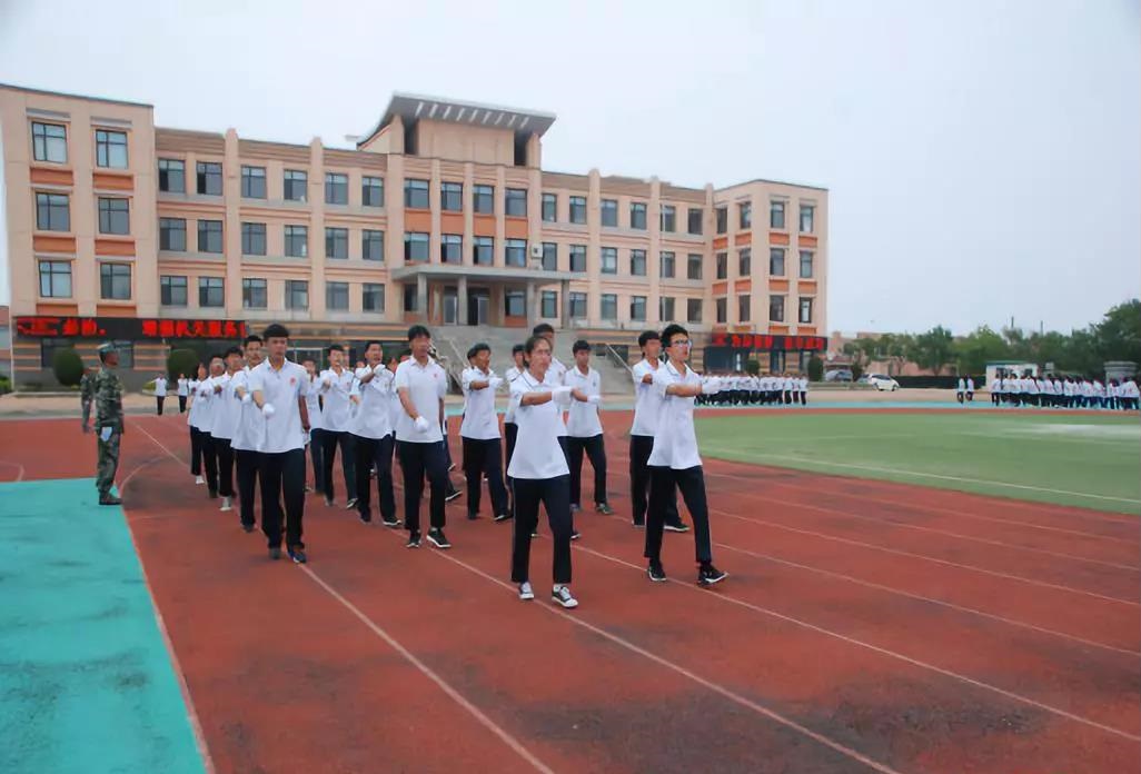 長?？h中等職業(yè)技術(shù)專業(yè)學(xué)校