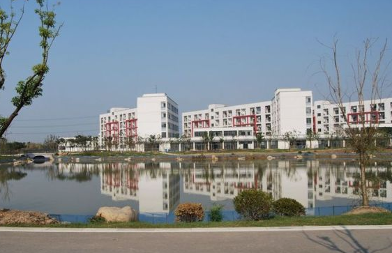 南寧市電子工程學校